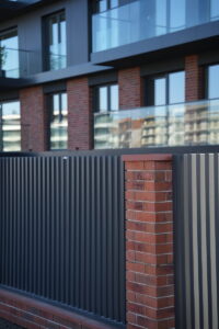 DSC02049-200x300